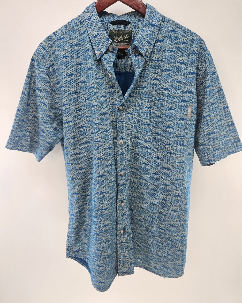 Woolrich Men’s L Blue Geometric Print Short Sleeve Outdoor Button Down Shirt